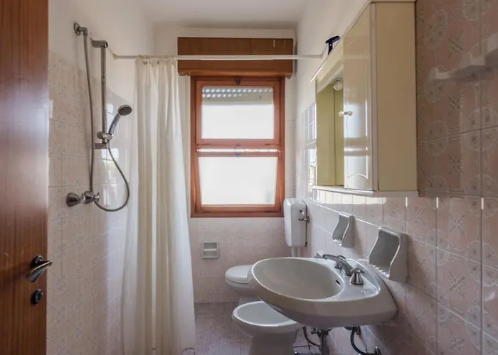 With Balcony And View * بيبيوني